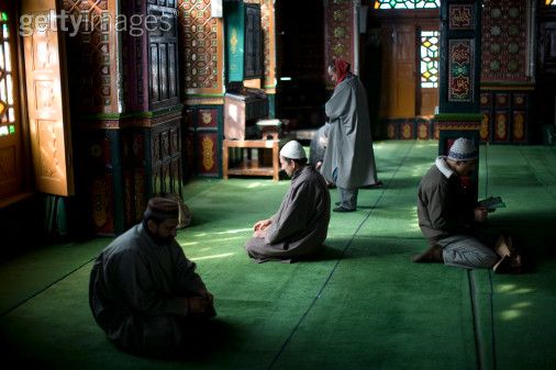 Peran-Tasawuf-dalam-Praktek-Kehidupan-Masyarakat