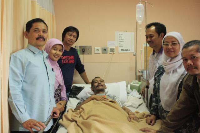 062613-menengok-orang-sakit